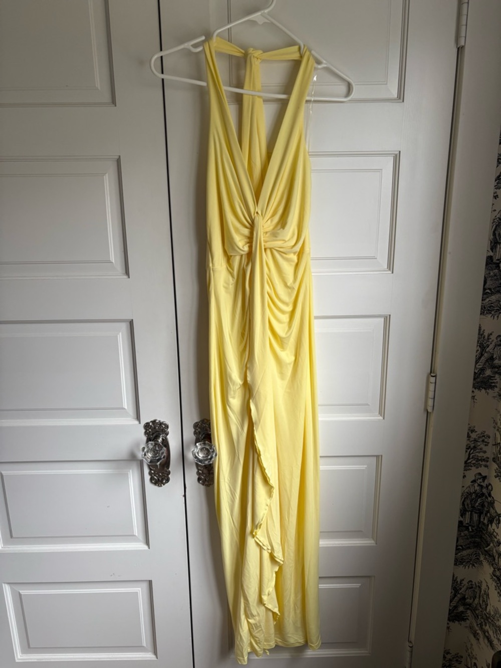 Selfie Leslie Lemon Halter Maxi Dress